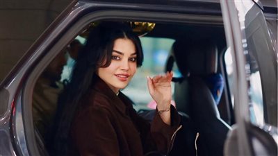 وصول النجمة هيفاء وهبي إلى القاهرة استعدادًا لحفلها المنتظر
