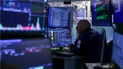 انخفاض مؤشرات وول ستريت بعد ارتفاع النفط وعوائد السندات