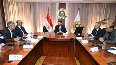 وزير الصناعة يبحث مع غرفة صناعة الأدوية سبل النهوض بالقطاع وصادراته خلال المرحلة المقبلة