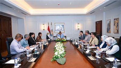محافظ جنوب سيناء يترأس اجتماع لجنة الإشغالات لضبط المنظومة بمدينة شرم الشيخ