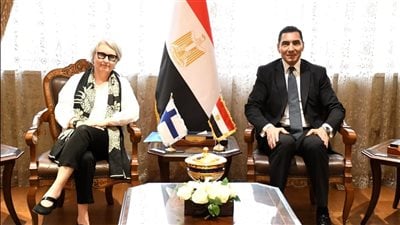 وزير الشباب يبحث مع سفيرة فنلندا سبل التعاون في المجالات الرياضية وتبادل الوفود الشبابية