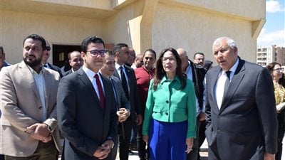 وزيرة الثقافة ومحافظ مطروح يتفقدان قصر الثقافة وعددا من الفعاليات الثقافية والتراثية| صور