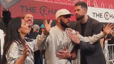 داني ألفيس مدافع برشلونة السابق