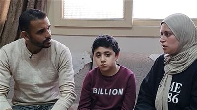 واحد توفى وعايزة ألحق التاني.. استغاثة أم لطفل مصاب بضمور عضلات في المنوفية: نناشد التضامن لفتح حساب لجمع مبلغ علاجه