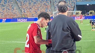إصابة قوية لـ إمام عاشور لاعب الأهلي خلال مباراة إنبي بالدوري