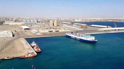 تداول 12 ألف طن و710 شاحنات بضائع عامة ومتنوعة بموانئ البحر الأحمر