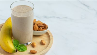 طريقة عمل سموثي موز.. وصفة سهلة تمنحك الطاقة طوال اليوم