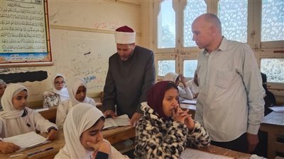 في يومها الثالث.. رئيس الإدارة المركزية يتفقد سير الامتحانات بمعهد وادي الطور الابتدائي الأزهري | صور 