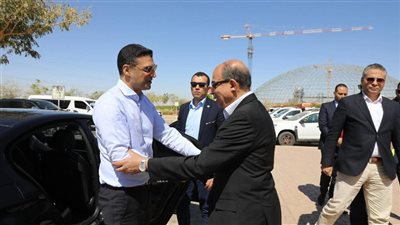 وزير الصناعة ومحافظ المنيا يتفقدان مصنع القناة للسكر بملوي