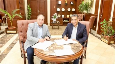 محافظ البحر الأحمر يوقع بروتوكول تعاون مع رئيس هيئة تنمية الصعيد لإطلاق زراعات استراتيجية جديدة