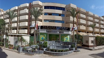 ولية أمر طالبة تتهم إدارة مدرسة في المقطم بالإهمال والتنمر على ابنتها