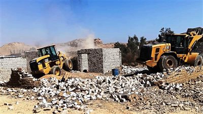 إزالة التعديات على أراضي الدولة بأسوان ضمن المرحلة الأولى من الموجة الـ 29