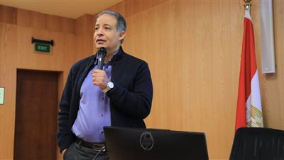أستاذ علاج الأورام بقصر العيني