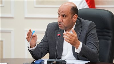 وزارة العمل: صرف 300 ألف جنيه لـ 16 عاملًا بـ أسواق العثيم بعد تسوية ودية