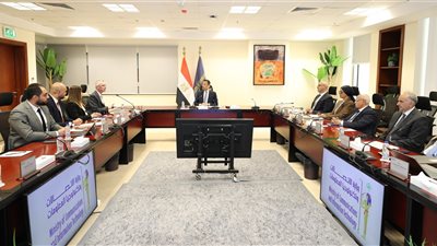 وزير الاتصالات يبحث مع مسؤولي شركة إريكسون التوسع في حجم أعمال الشركة بمصر 