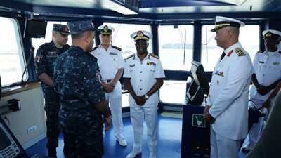 قائد القوات البحرية يلتقي نظيره الكيني لبحث عدد من الملفات المشتركة