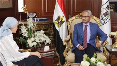 محافظ بني سويف يلتقي مدير برنامج الأغذية العالمي ويؤكد دعم أنشطة ومبادرات البرنامج بالمحافظة