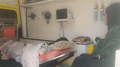 بتروح الامتحانات بعربية الإسعاف.. تعرض بطلة سباحة لحادث مروري خلال هروبها من هجوم كلاب بالشروق