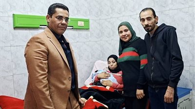 بتوجيهات الإمام الطيب.. بيت الزكاة يقدم إعانات ومساعدات لصغيرة مستشفى الحسين الجامعي