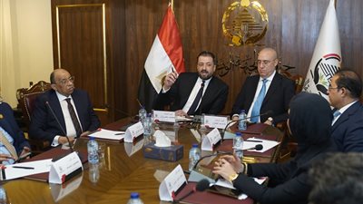 بحضور الجزار وعمران.. حزب الجبهة الوطنية يضع آليات جديدة لتعزيز الأداء التشريعي لنوابه بالشيوخ