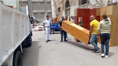 حي غرب الإسكندرية يزيل 10 أطنان رديم وإشغالات خلال حملة مكبرة 