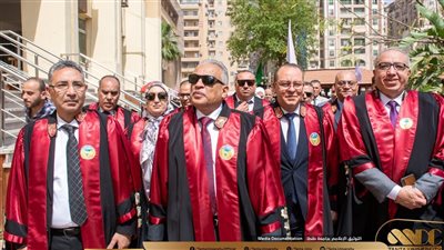 رئيس جامعة طنطا يشهد حفل تخريج طلاب كلية التجارة وصناع الاقتصاد