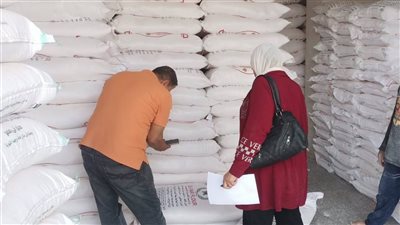 ضبط 10 أطنان دقيق داخل مخزن غير مرخص بشبين القناطر خلال حملة تموينية مكبرة بالقليوبية