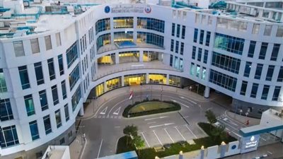 مصدر بمجمع السويس الطبي: فتح تحقيق في واقعة ادعاء سيدة تعرضها للاعتداء من ممرضتين داخل المجمع