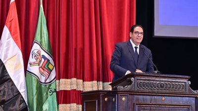 رئيس جامعة القاهرة 