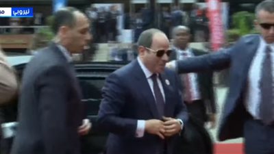 الرئيس السيسي يصل إلى مقر انعقاد قمة إفريقيا - فرنسا بالعاصمة الكينية نيروبي