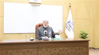 وكيل الأزهر السابق: تصدر غير المتخصصين للحديث في الشأن الديني عبر وسائل التواصل خطر على الوعي