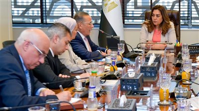 وزيرة التنمية المحلية والبيئة تبحث فرص الاستثمار المستدام بمدينة شرم الشيخ 
