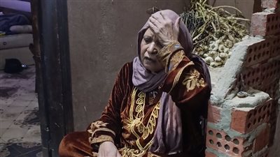 «ضربها بالقلم بسبب قرض».. والدة الزوج المعتدى عليه بالمنيا: مجموعة من الأشخاص ضربوا ابني داخل البيت والكاميرات وثقت الواقعة
