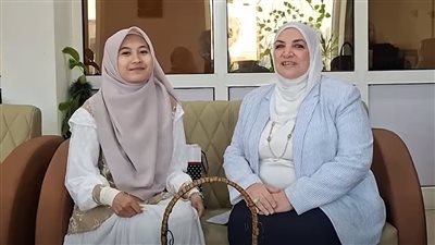 الدكتور إلهام شاهين والطالبة 