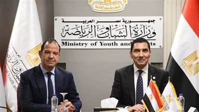 جوهر نبيل وزير الرياضة وسيف الوزيري     