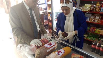 ضبط لحوم ودواجن مجمدة منتهية الصلاحية داخل ماركت شهير بالأقصر