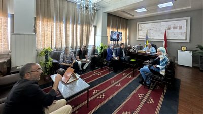 لإنهاء مشكلة تجمع مياه الأمطار.. رئيسة حي غرب تترأس اجتماع لجنة مراجعة النقاط الساخنة