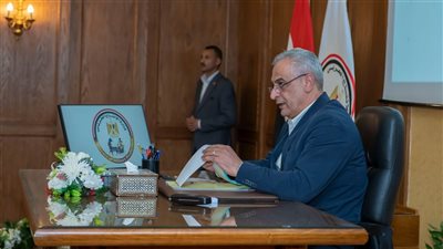 وزير الدولة للإنتاج الحربي يتابع الأداء المالي والإنتاجي للشركات التابعة