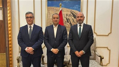 استقبال رسمي لوزير الرياضة الجزائري قبل نهائي الكونفدرالية بالقاهرة
