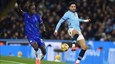 عمر مرموش من مباراة لفريقي مانشستر سيتي وتشيلسي    
