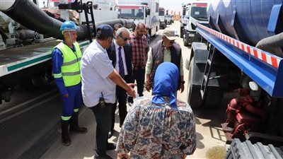 اصطفاف معدات شركة الصرف الصحي بالإسكندرية للتأكد من الجاهزية والاستعداد الكامل