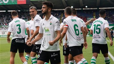 فريق بلال عطية المنتظر.. ريال راسينج يصعد إلى الدوري الإسباني الممتاز رسميا