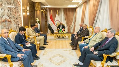 مباحثات لعقد شراكة صناعية تعزز مستقبل الصناعات الدفاعية.. وزير الإنتاج الحربي يناقش مع السفير الباكستاني تعزيز التعاون