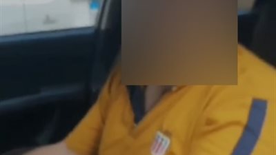 لرفضها دفع أجرة زائدة.. سيدة تتهم سائق تطبيق نقل ذكي بالتعدي عليها بالسب وسحلها في الشارع بالدقي