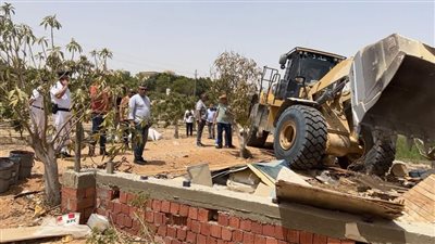 جهاز مدينة العبور الجديدة ينفذ 3 قرارات إزالة فورية لتعديات البناء بجمعية أحمد عرابي بمساحة 24 فدانا