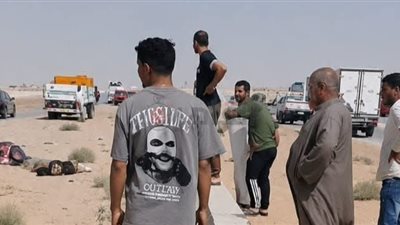 مصرع 3 أشخاص وإصابة 8 آخرين في حادث انقلاب ميكروباص بطريق وادي النطرون
