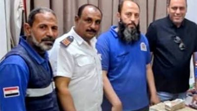 مسعفان بالدقهلية يعيدان 1.4 مليون جنيه لتاجر تعرض لحادث سير: رفضنا الحلاوة والأمانة أهم شيء