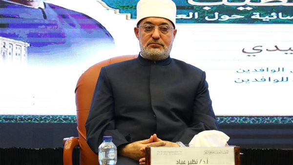 المفتي: تمكين المرأة علميًا واجتماعيًا واقتصاديًا ينسجم مع مقاصد الإسلام