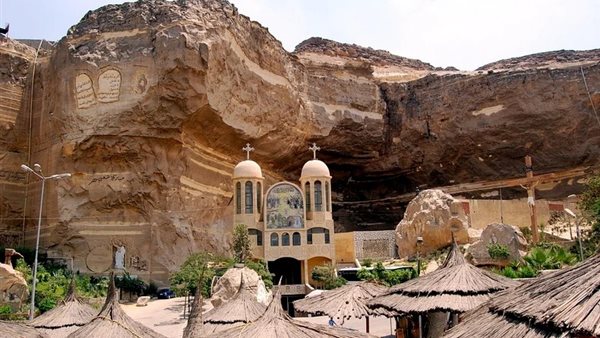 دير القديس سمعان الخراز: فقرة الحفل الصاخب لم تكن ضمن البرنامج.. واعتذرنا للبابا تواضروس