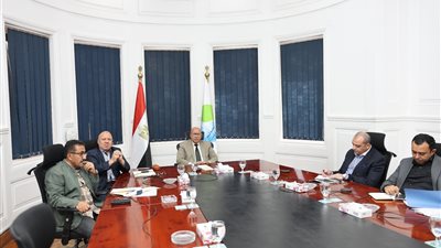 رئيس القابضة للمياه يتابع استعدادات تنفيذ المرحلة الثانية من «حياة كريمة»